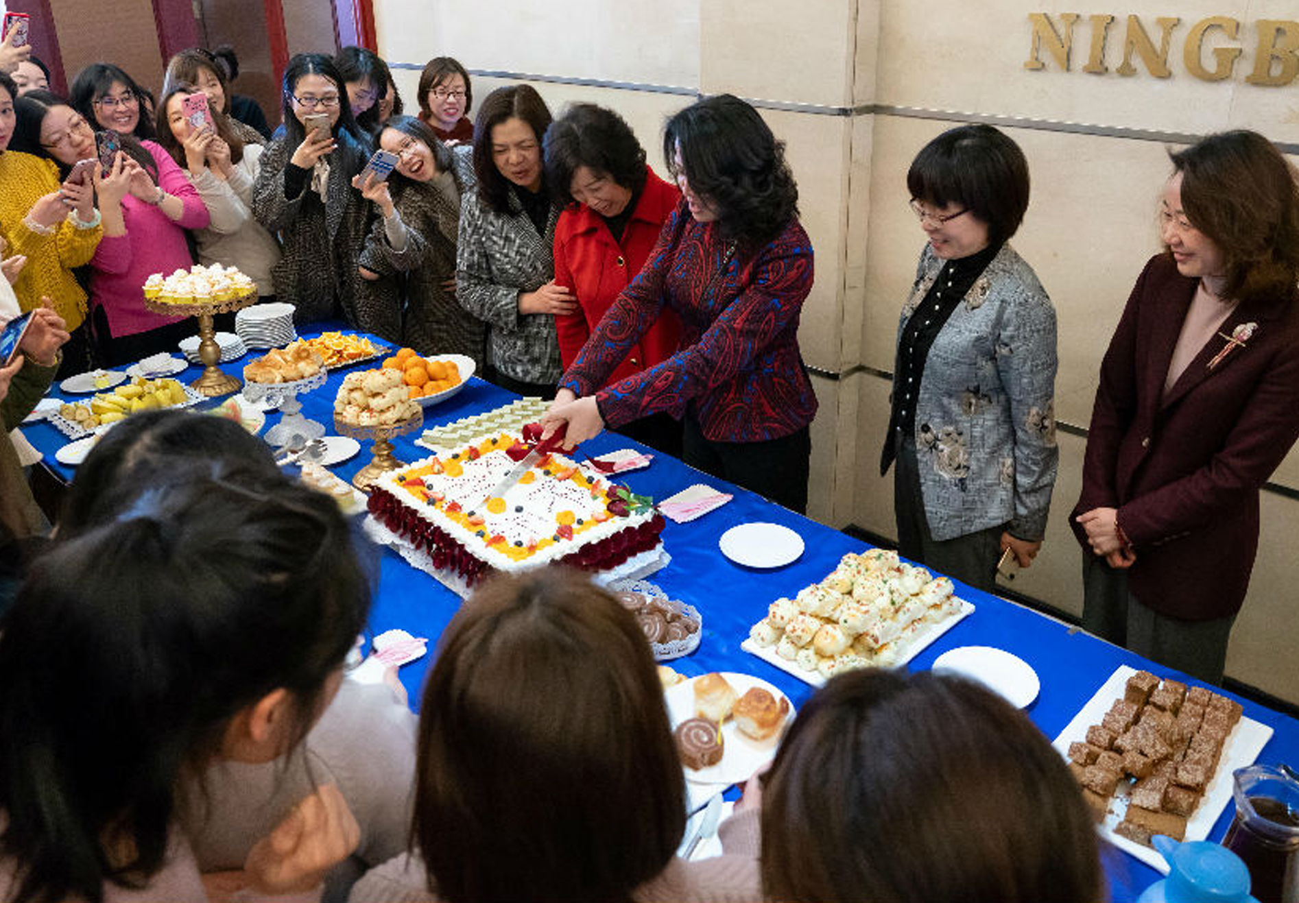 宁兴控股举办“健康生活•靓丽人生”三八妇女节主题沙龙讲座